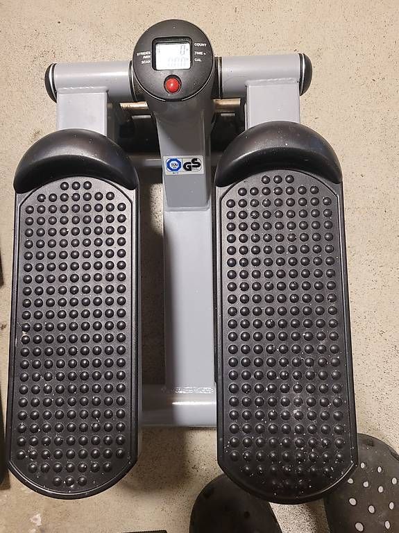 Hometrainer: Mini Heimtrainer (Beintrainer) mit Zähler – Usato da Beinwil am See venduto da alpha4712