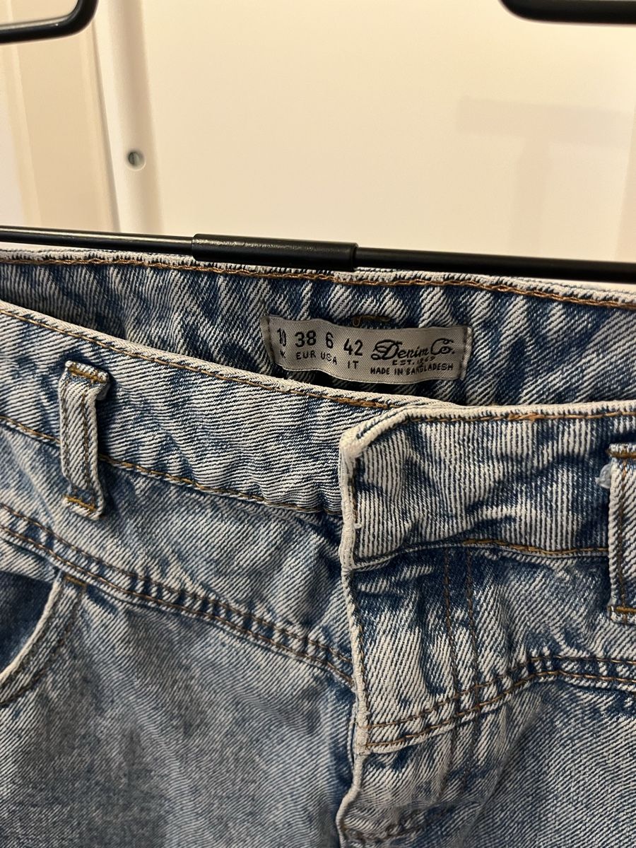 Primark Jeans: Primark Jeans;Light Wash, High-Waisted, Size 38. – Usato da Niederwangen BE venduto da tan_xj9t
