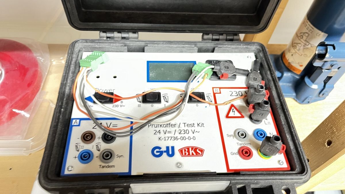Misurare: GU Prüfkoffer / Test Kit 24V / 230V - gebraucht – Usato da Oftringen venduto da rama76