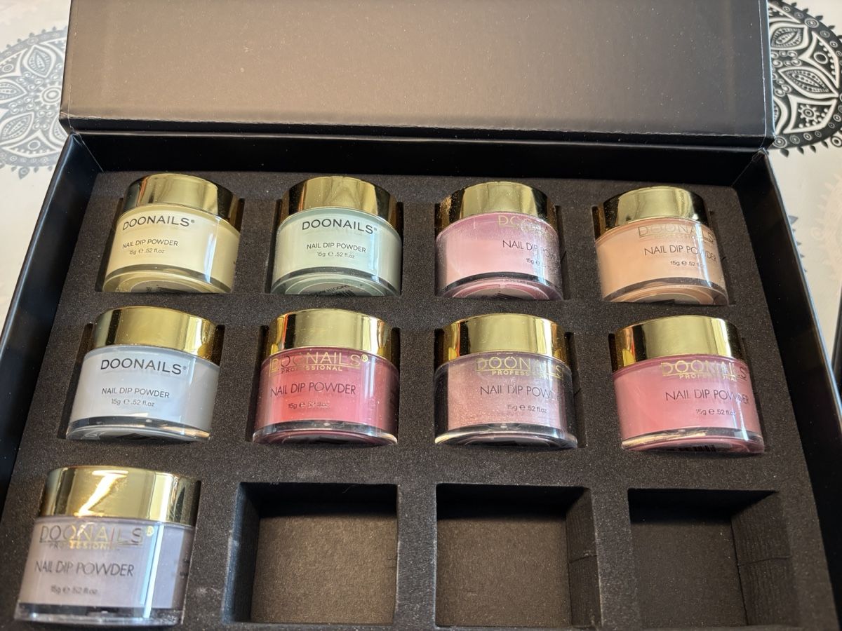 Doonails Nagellack: DOONAILS Nail Dip Powder Set 9Stk neuwertig – Gebraucht aus Wangen an der Aare von Semadeni13