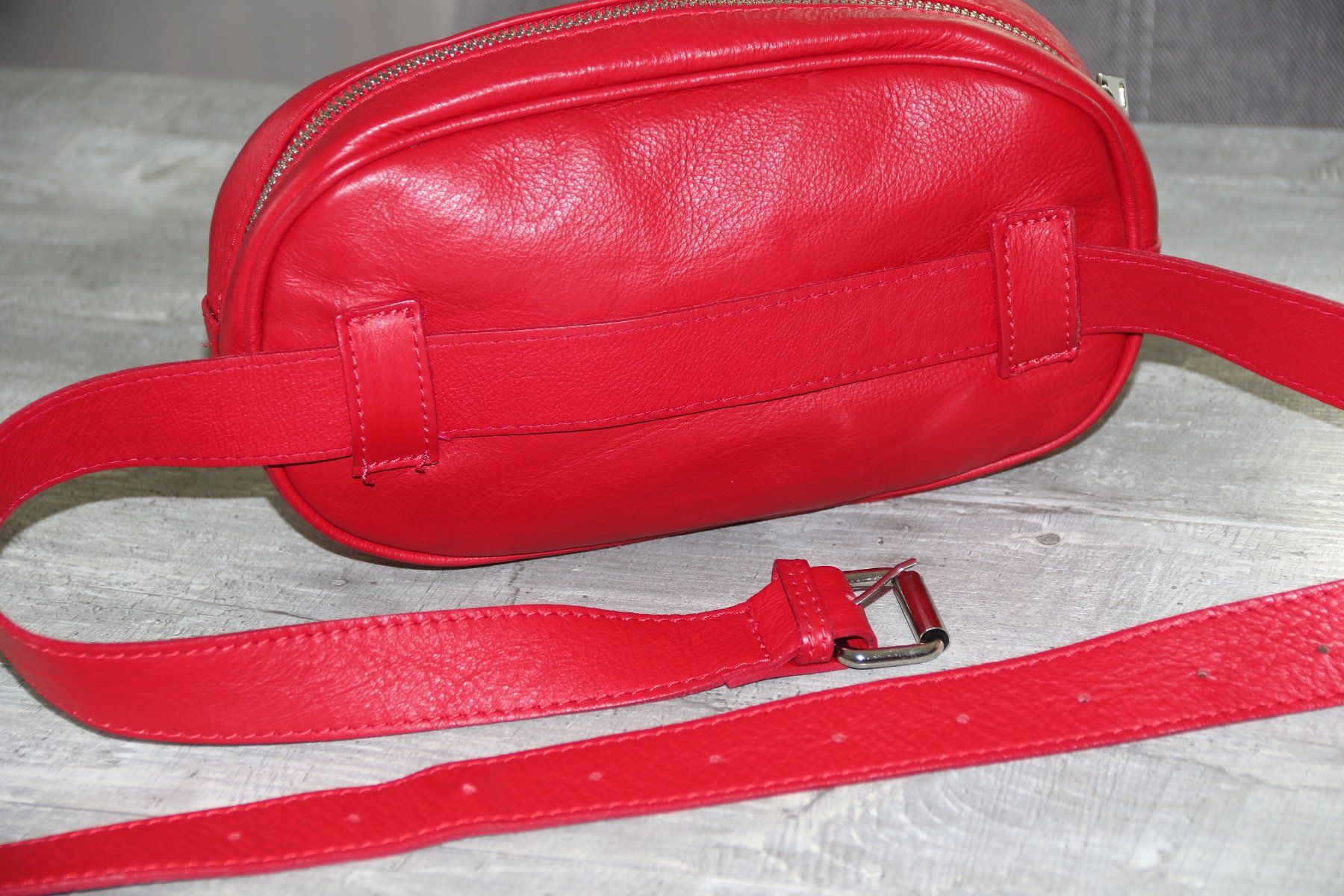Borse da donna: Stylische Echtledertasche / Bauchtasche – Nuovo (secondo la descrizione) da Oberwil-Lieli venduto da Svetlana28 6