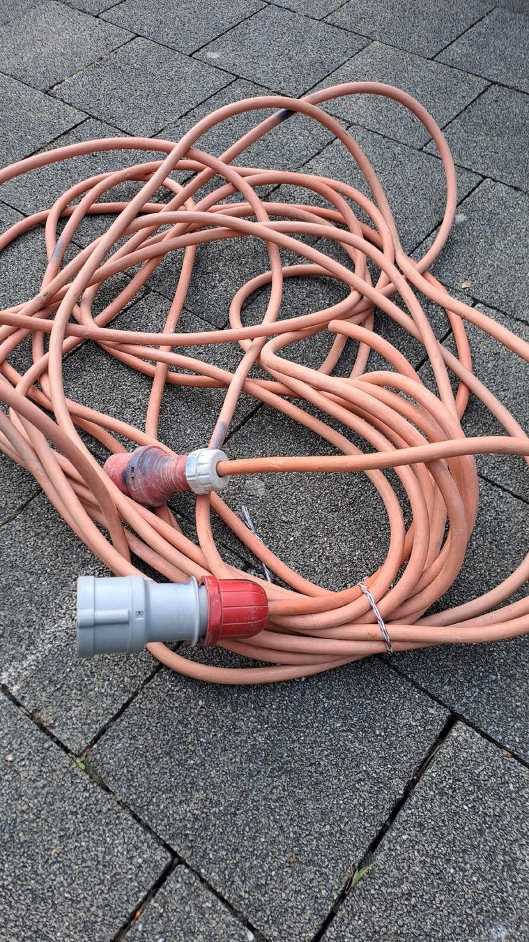 Cavi: Verlängerungs  Kabel  26m CEE – Usato da Schattdorf venduto da quota1000