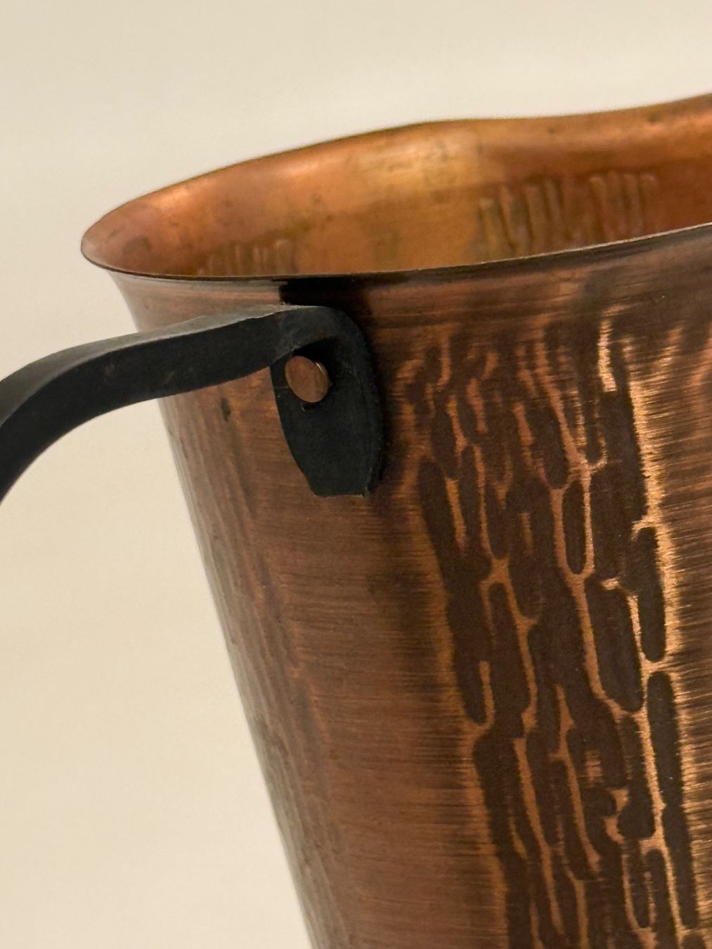 Vasi & Recipienti: Kupfervase mit geschmiedetem Henkel – Usato da Itingen venduto da uhu777 2