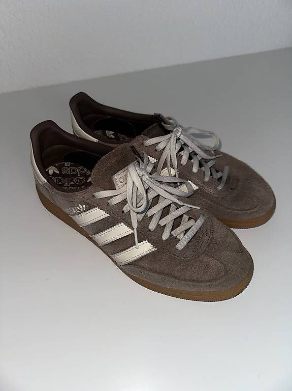Scarpe da uomo: Adidas Spezial 40 1/2 – Usato da Hitzkirch venduto da Oli.Fashion