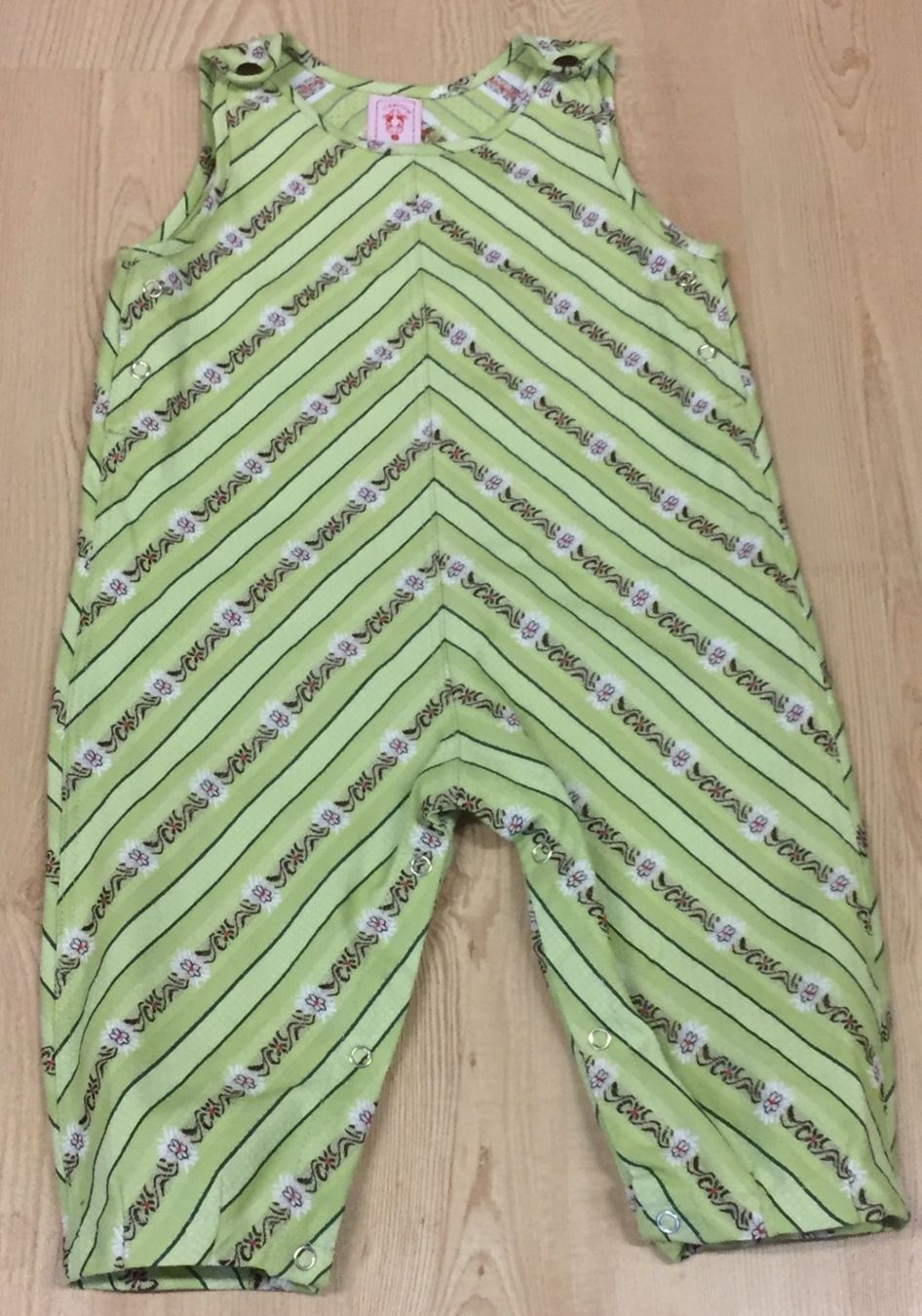 Pagliaccetti: Latzhose Edelweiss Gr. 68/74- NEU – Nuovo e nell'imballaggio originale da Delley venduto da Schwiizy