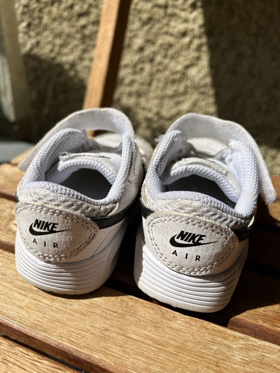 Nike Scarpe per ragazzi: Baskets Nike Air / taille 23.5 – Usato da Meyrin venduto da Bronx86 2