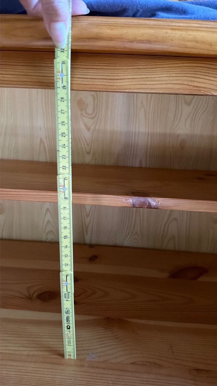 Bureaux: Sekretär aus massivem Kieferholz – D'occasion à Madetswil par Babalou 9
