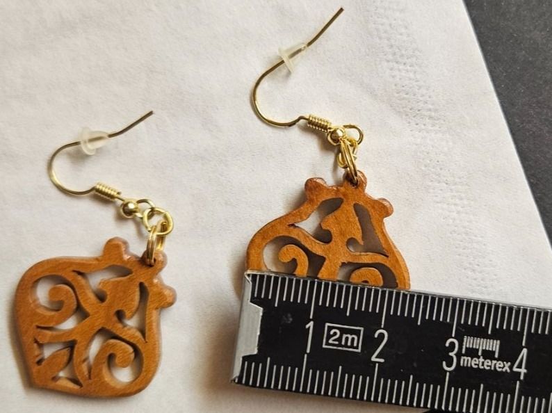 Ohrringe & -stecker: Ohrhänger aus Holz geschnitzt neu – Neu (gemäss Beschreibung) aus Urdorf von Colina 2