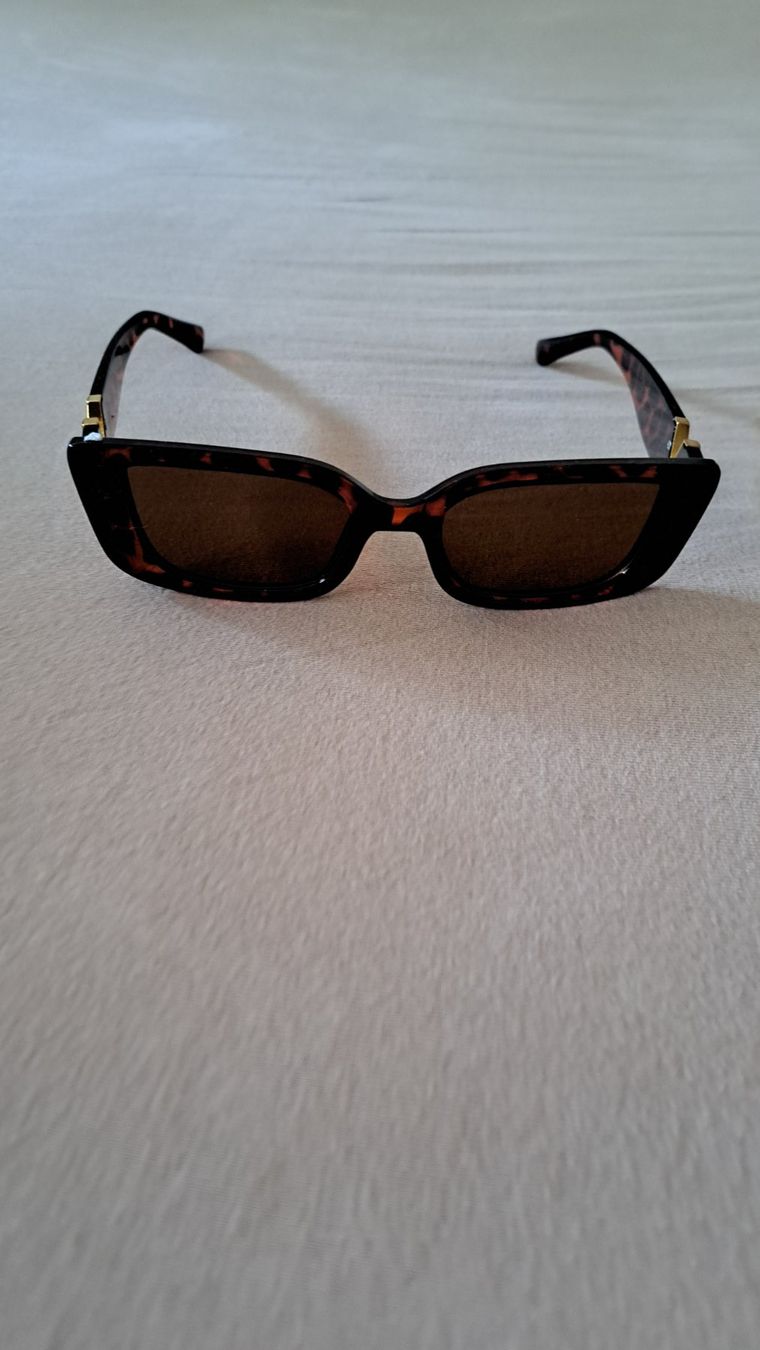 Lunettes & Verres: lunettes de soleil brunes – Neuf avec emballage d'origine à Chêne-Bourg par n4r_7kyb
