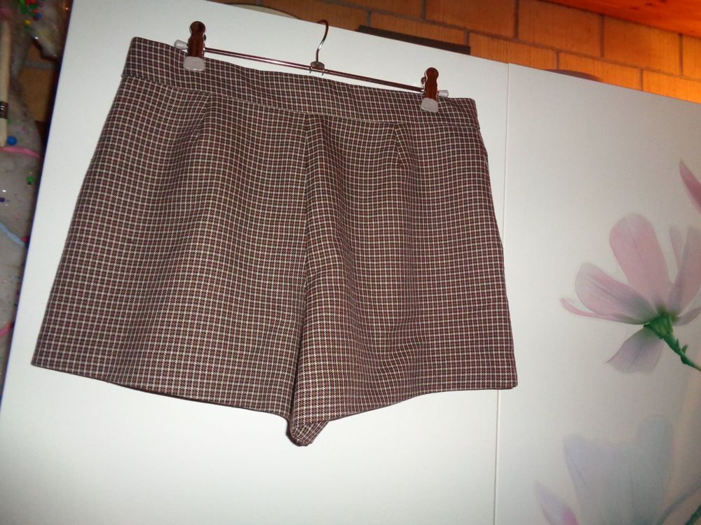 Zara Pantaloni: *** Kurze Shorts *** / von ZARA – Nuovo (secondo la descrizione) da Othmarsingen venduto da Leuchtturmlady 4