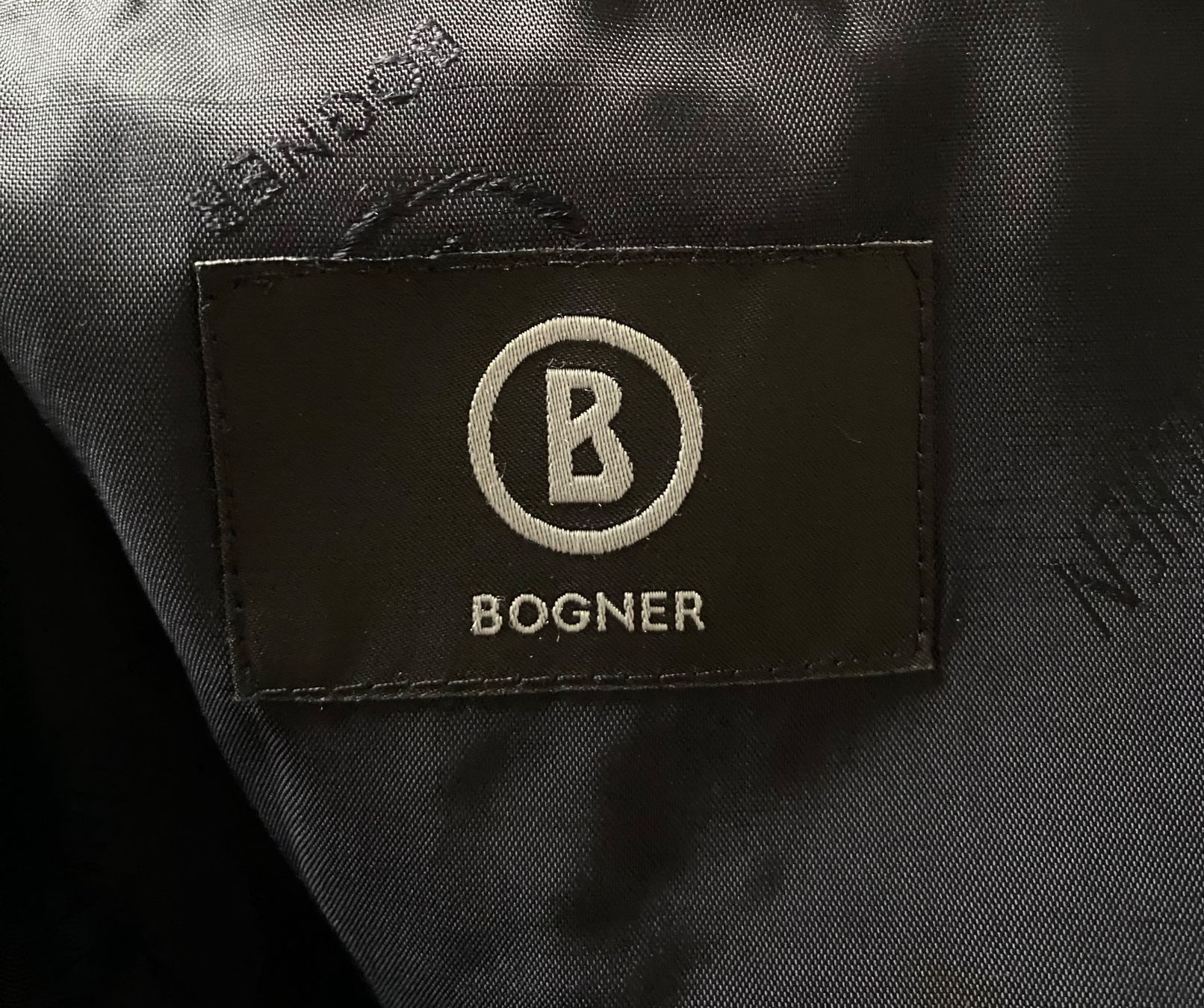 Bogner Jacken: Bogner Blazer aus Schurwolle Grösse 40 – Gebraucht aus Oberwil BL von Leni-Mischi 3