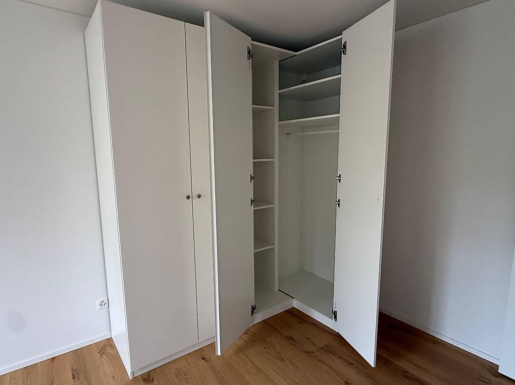 Armadi: IKEA Pax Schrank  – Nuovo e nell'imballaggio originale da Rutschwil venduto da Mojo810