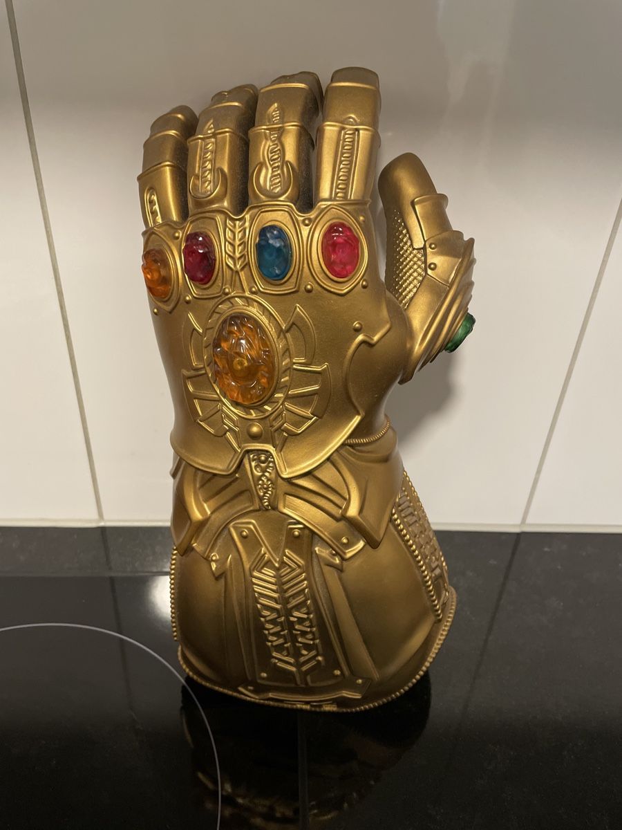 Marvel Statuette: MARVEL Thanos Infinity Handschuh LED leuchtend – Nuovo (secondo la descrizione) da Grenchen venduto da Leonardo29 1