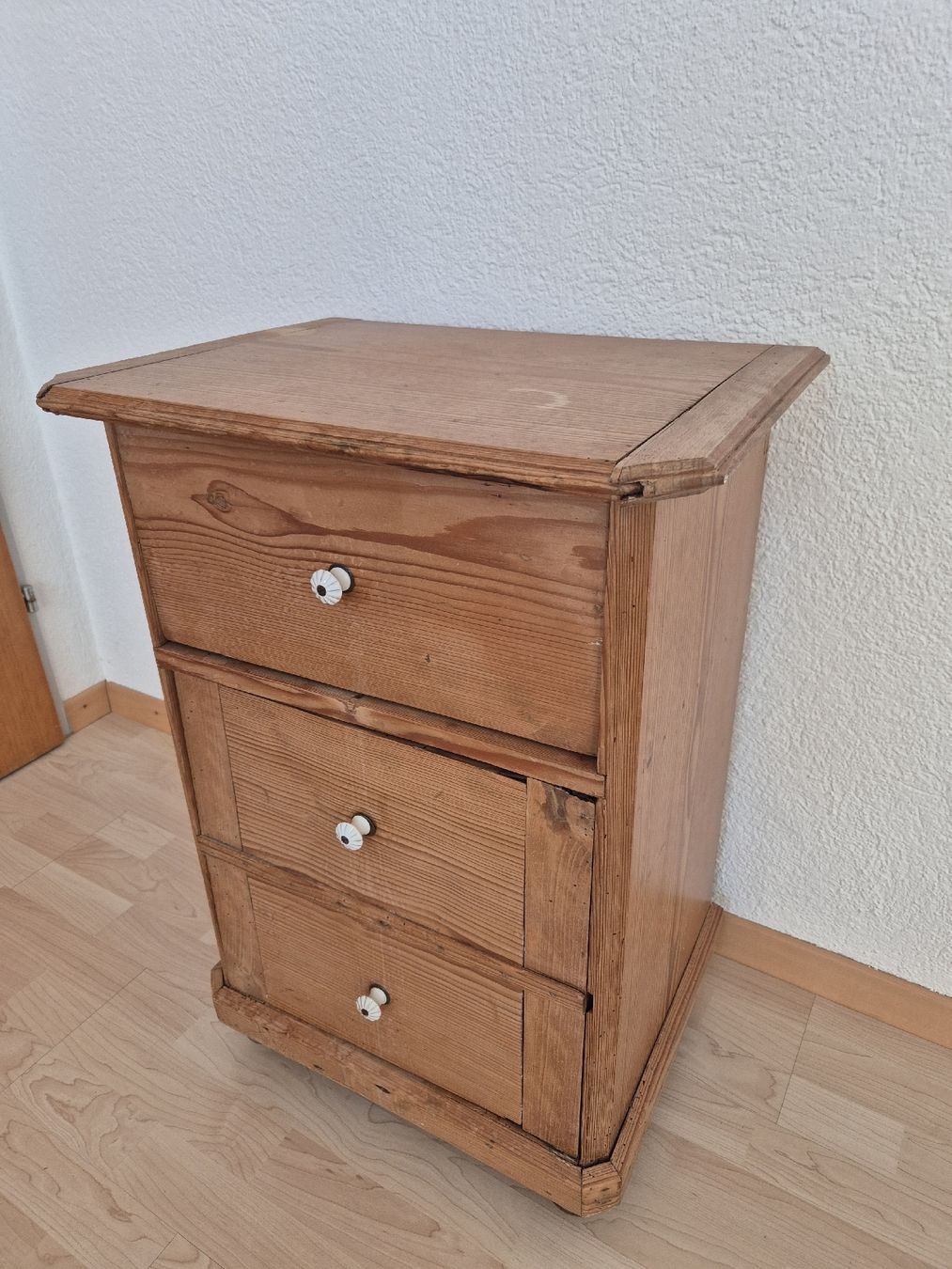 Cassettiere: antike Kommode / Leibstuhl – Usato da Herzogenbuchsee venduto da herzchae 2