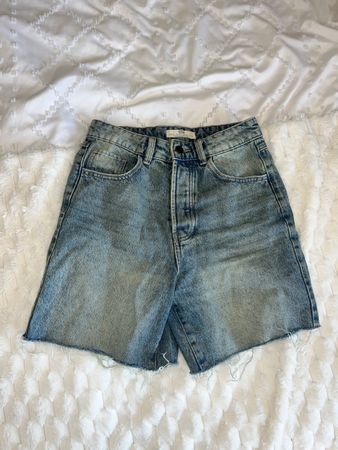 Shorts en jean femme taille 34 bon état