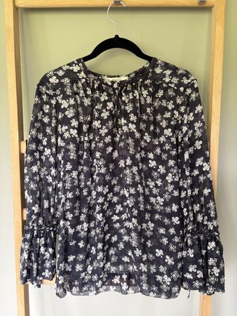 Feminine Seidenbluse von Dorothee Schumacher🌸