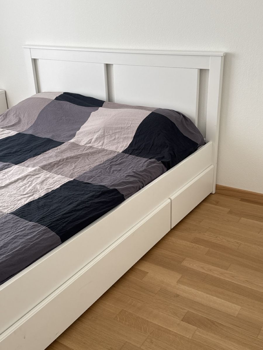 Ikea Letti: Ikea Bed frame + matress 160x200 – Usato da Zürich venduto da pau_sf2t 2