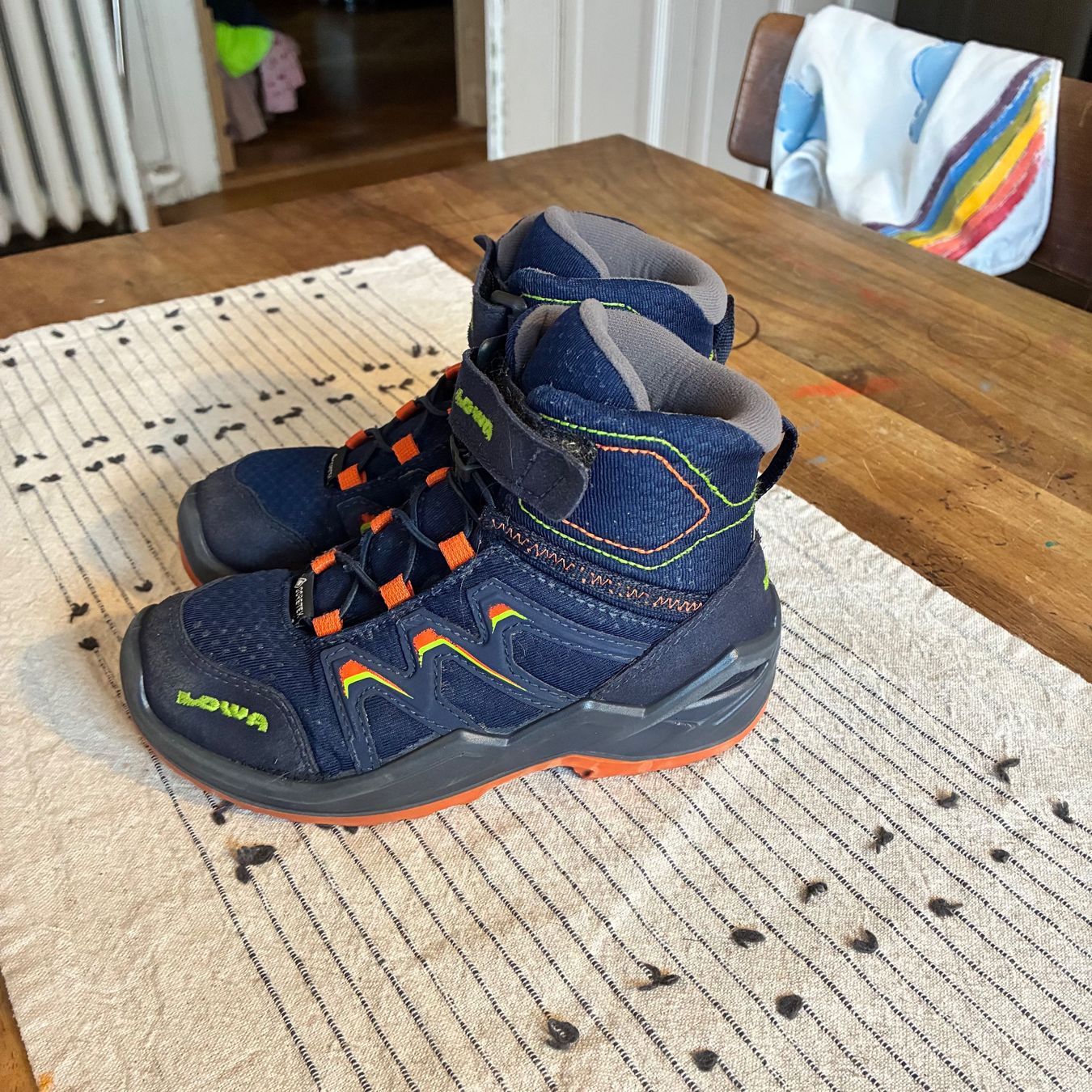 Lowa Scarpe per ragazzi: Lowa Winterschuhe Grösse 29 – Usato da Winterthur venduto da bunteperlen