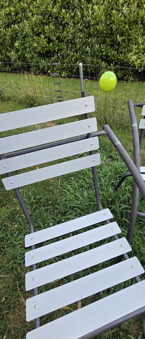 Schaffner Stühle: Gartenstühle Schaffner 5 Stk. grau Aluminium – Gebraucht aus Riedikon von Winter21. 5