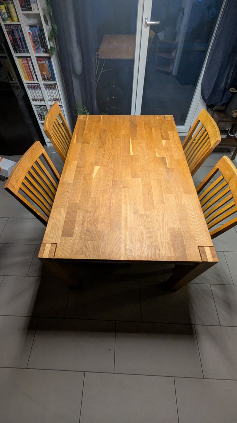 Jysk Set di tavolo e panche: Esszimmertisch inkl. Stühle – Usato da Trimbach venduto da Chireel