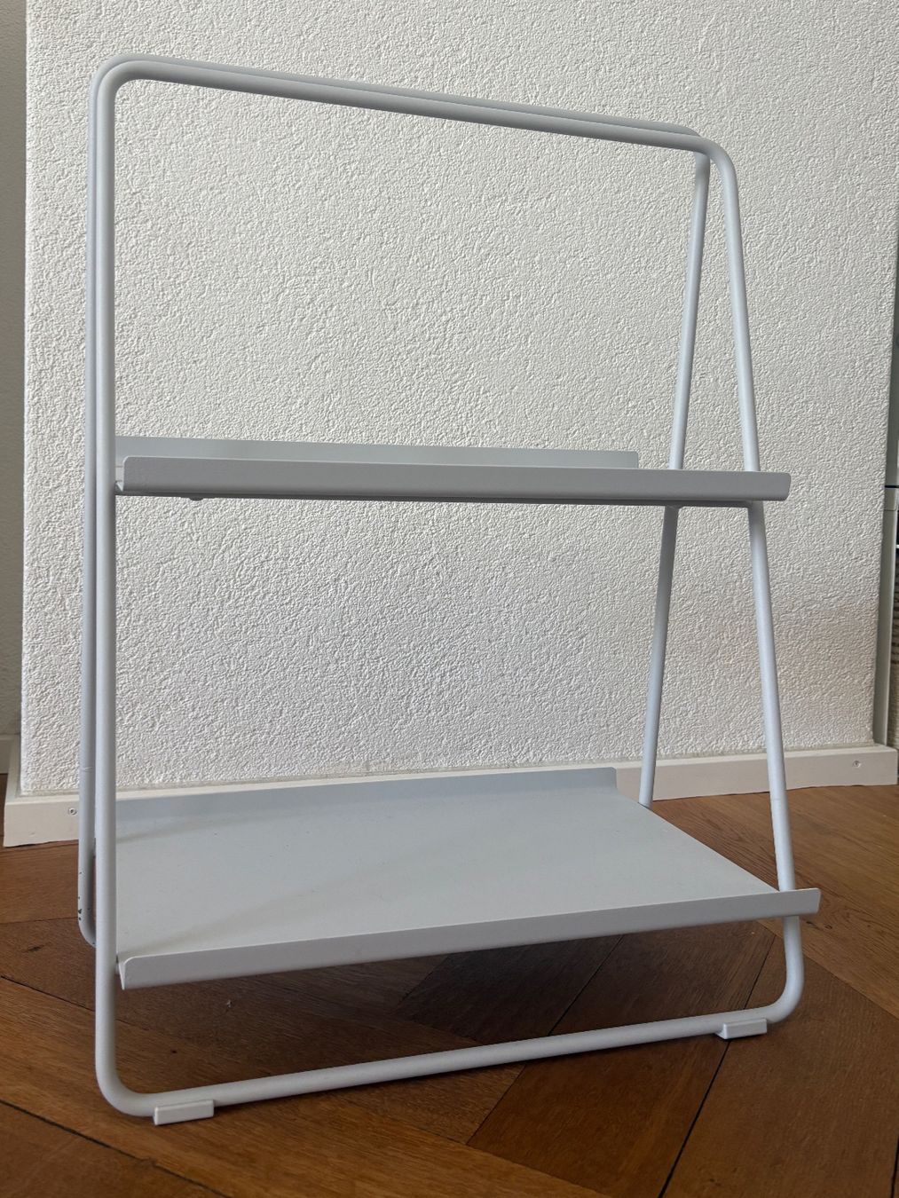 Regale: ZONE DENMARK kleines Regal A-Table – Gebraucht aus Zürich von triangular