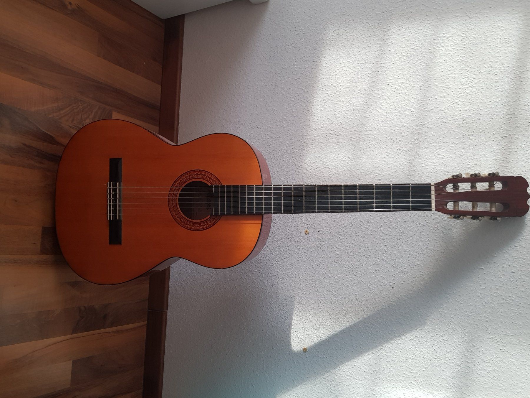 Strumenti musicali: Guitare – Usato da Romont FR venduto da sarah062
