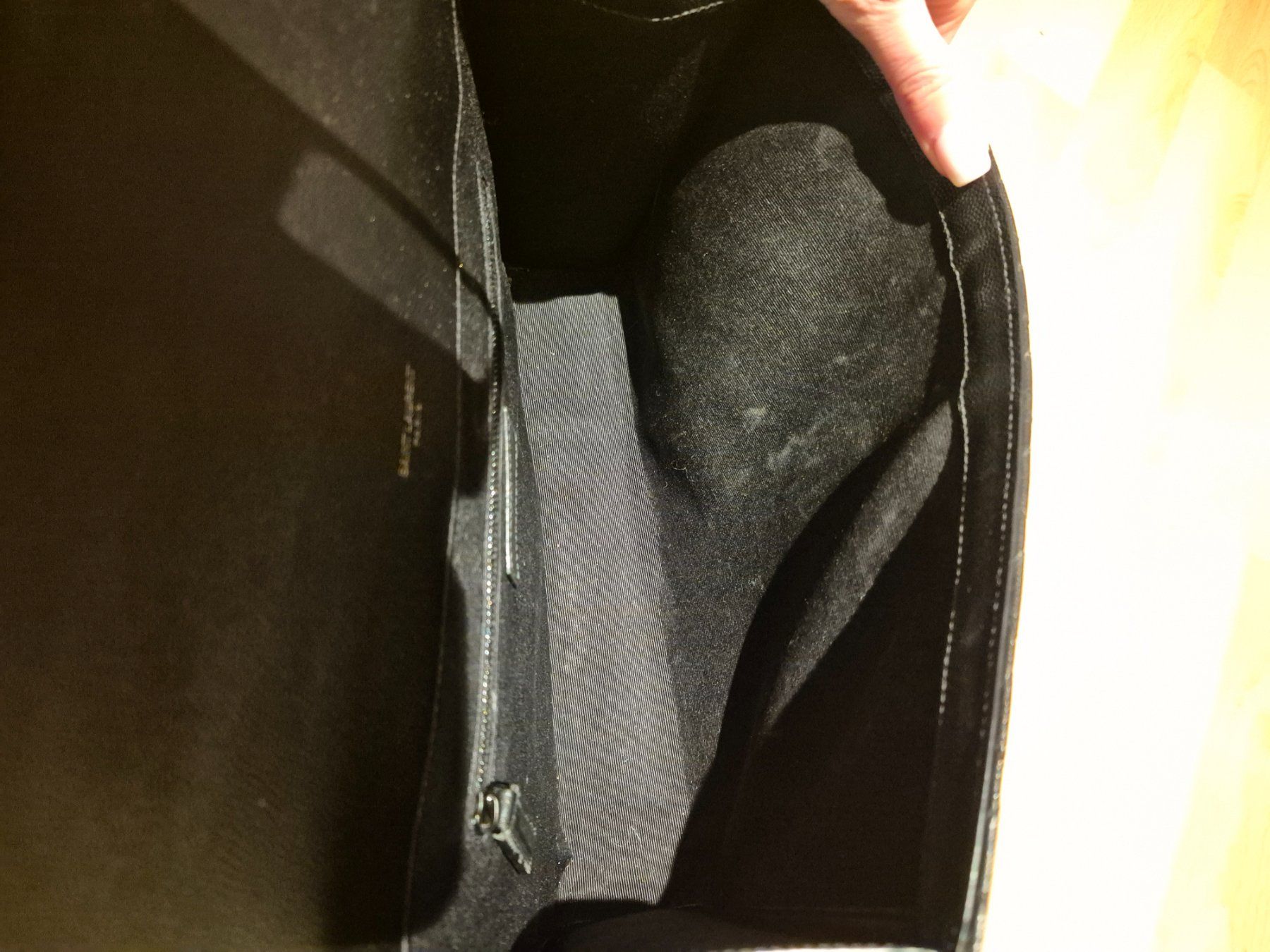 Saint Laurent Borse da donna: Ysl Envelope Bag Large embodied leather – Nuovo (secondo la descrizione) da Zug venduto da Calvin-Klein 8