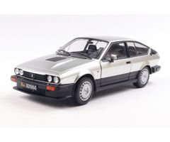 Alfa Romeo GTV6 silber 1984 1:18 NEU/OVP Solido NEUHEIT