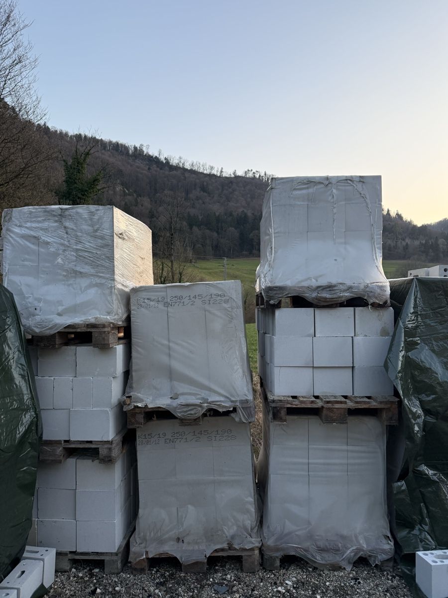 Pietre & tegole: ganze Palette KS-Stein/Kalksandstein/Mauerstein – Nuovo e nell'imballaggio originale da Breitenbach venduto da Looneybs 1
