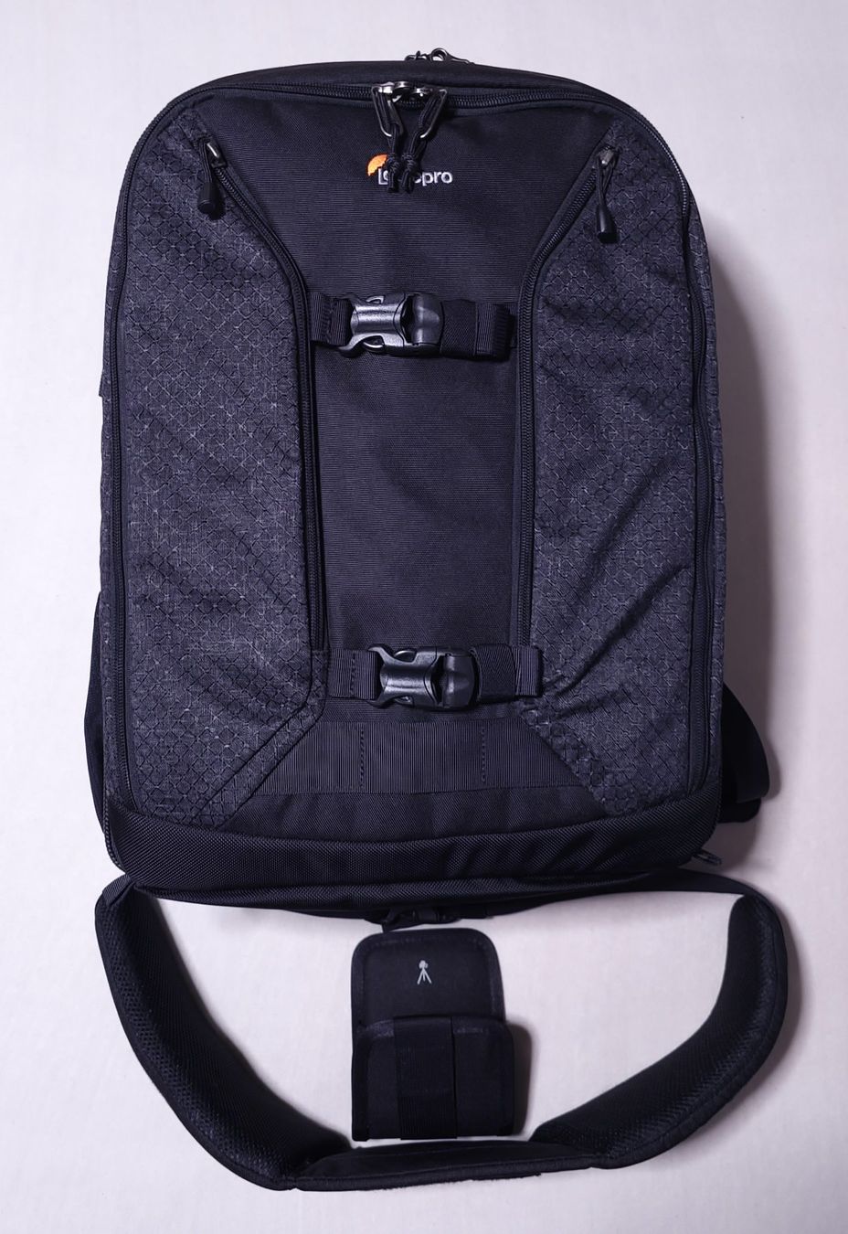 Lowepro Sacs à dos: LOWEPRO PRO RUNNER BP 450 AW II – D'occasion à St. Gallen par Cat_s
