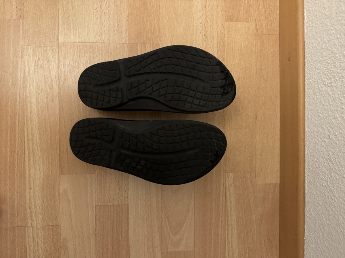 Damenschuhe: OOFOS OOmega – Gebraucht aus Zürich von d70_9bls 3