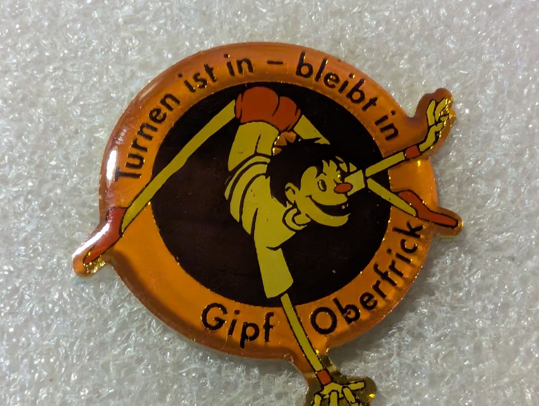 Plaketten & Abzeichen: Ansteckpin 187: Gipf Oberfrick – Gebraucht aus Oppligen von Pin-Fall-Shop