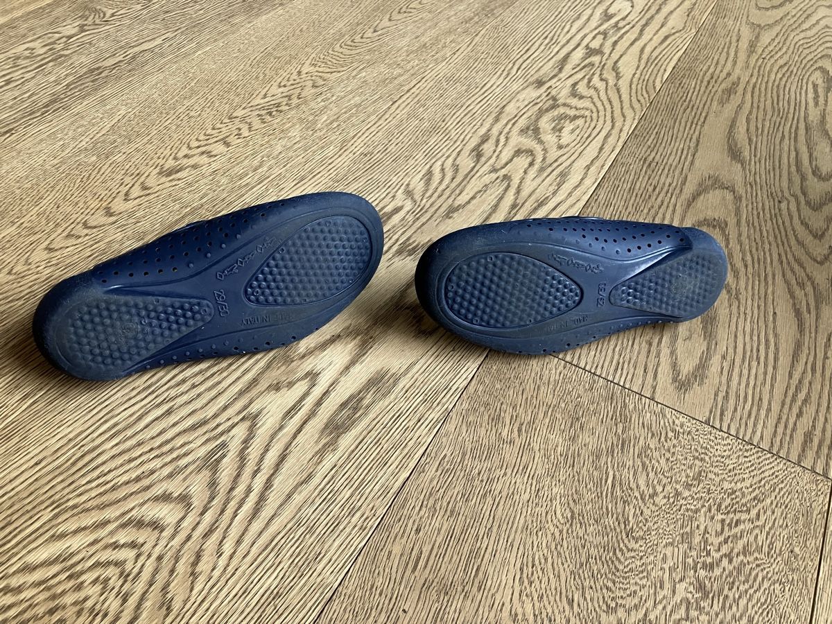 Scarpe per ragazzi: Badeschuhe dunkelblau 29/30 – Usato da Cham venduto da Liliane78 4