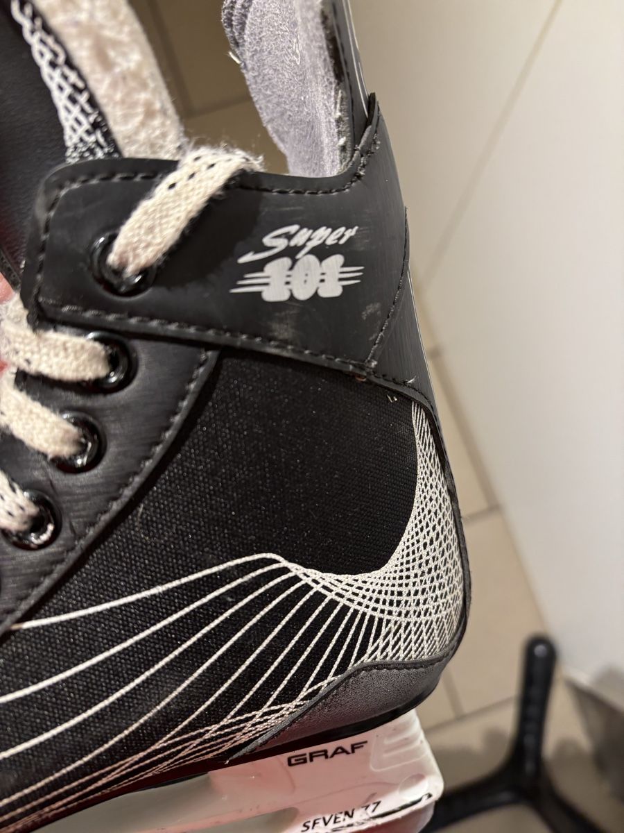 Graf Pattini da ghiaccio: Patins à glace Graf Super 101, taille 34 – Usato da Longirod venduto da prohockeygear68 2