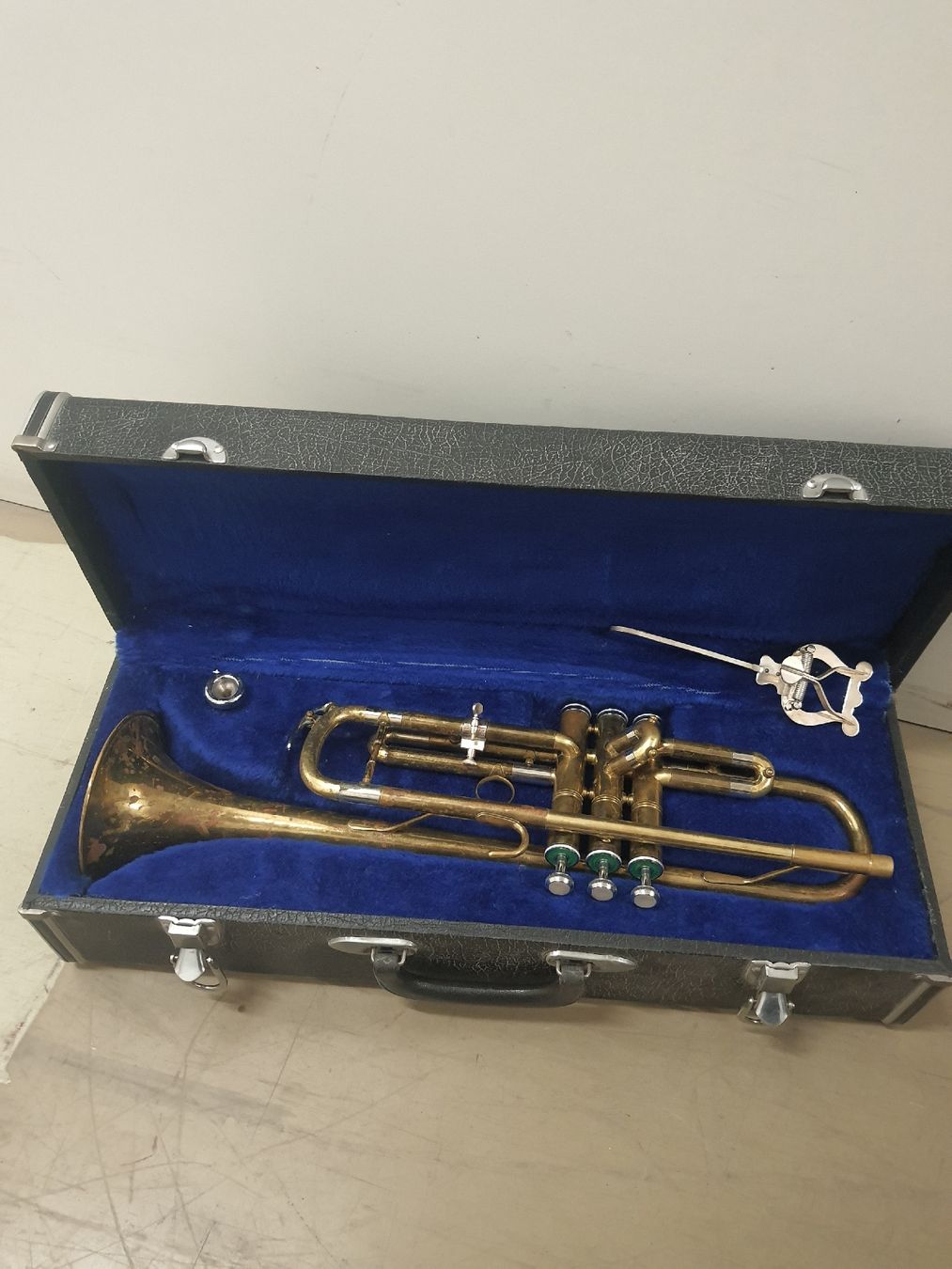 Strumenti musicali: Trompette avec coffre  – Usato da Pont-de-la-Morge venduto da Mirabelle0