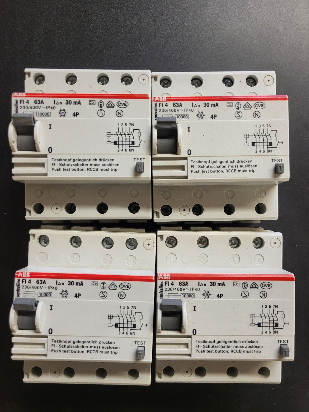 ABB Interruttori: 4er Set FI 63A, 30mA, ABB, 3LN – Usato da Alpnach Dorf venduto da str_jdw2