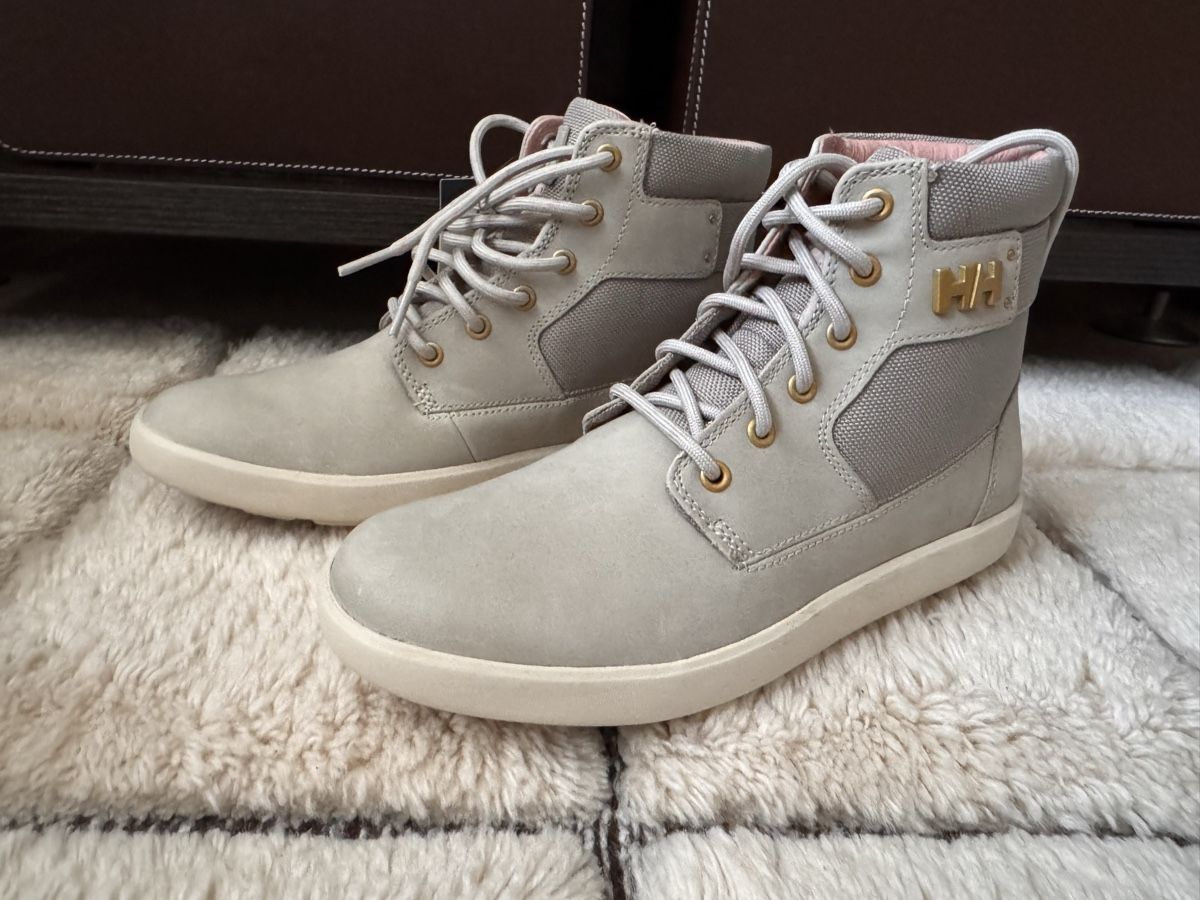 Helly Hansen Scarpe da donna: Helly Hansen Winterschuhe Gr.38, neu – Nuovo e nell'imballaggio originale da Wilderswil venduto da Renaissance1