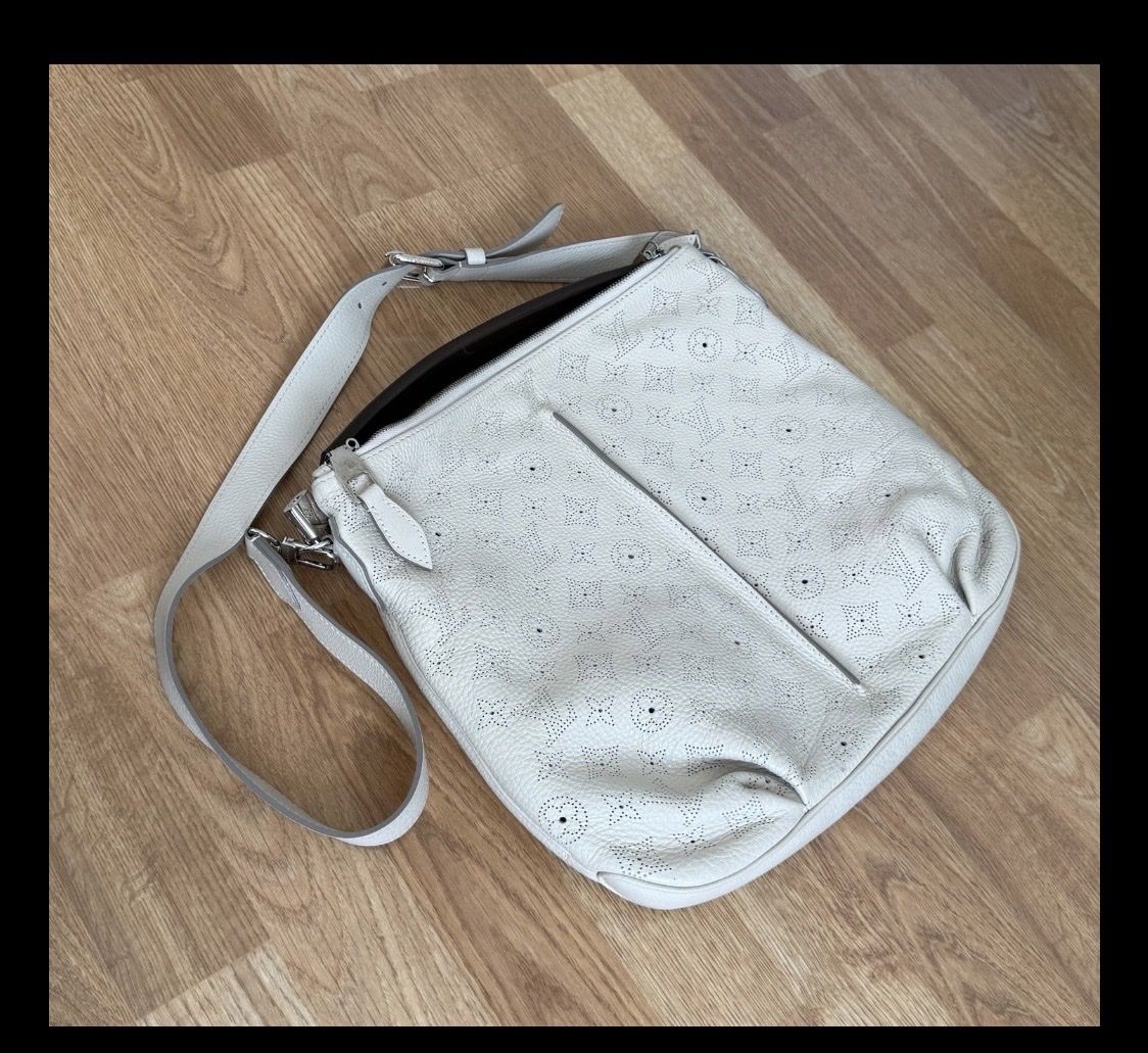 Louis Vuitton Borse da donna: Louis Vuitton Mahina – Nuovo (secondo la descrizione) da Hochdorf venduto da Forestgreen 1