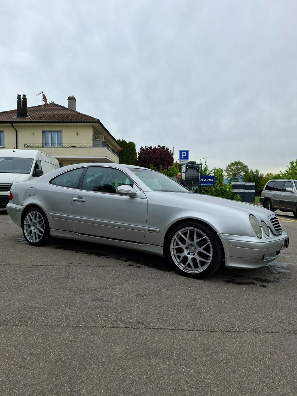 Mercedes-Benz Automobili: Mercedes CLK 320 – Usato da La Tour-de-Trême venduto da evapetreanu 9