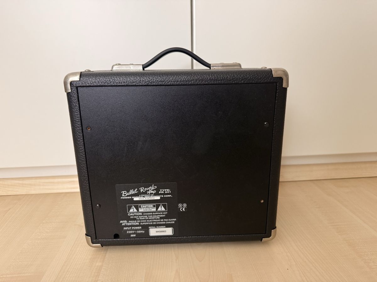Toutes les décorations: Fender Bullet Reverb amp pr 241 – Défectueux à Neerach par lar_tkp2 4