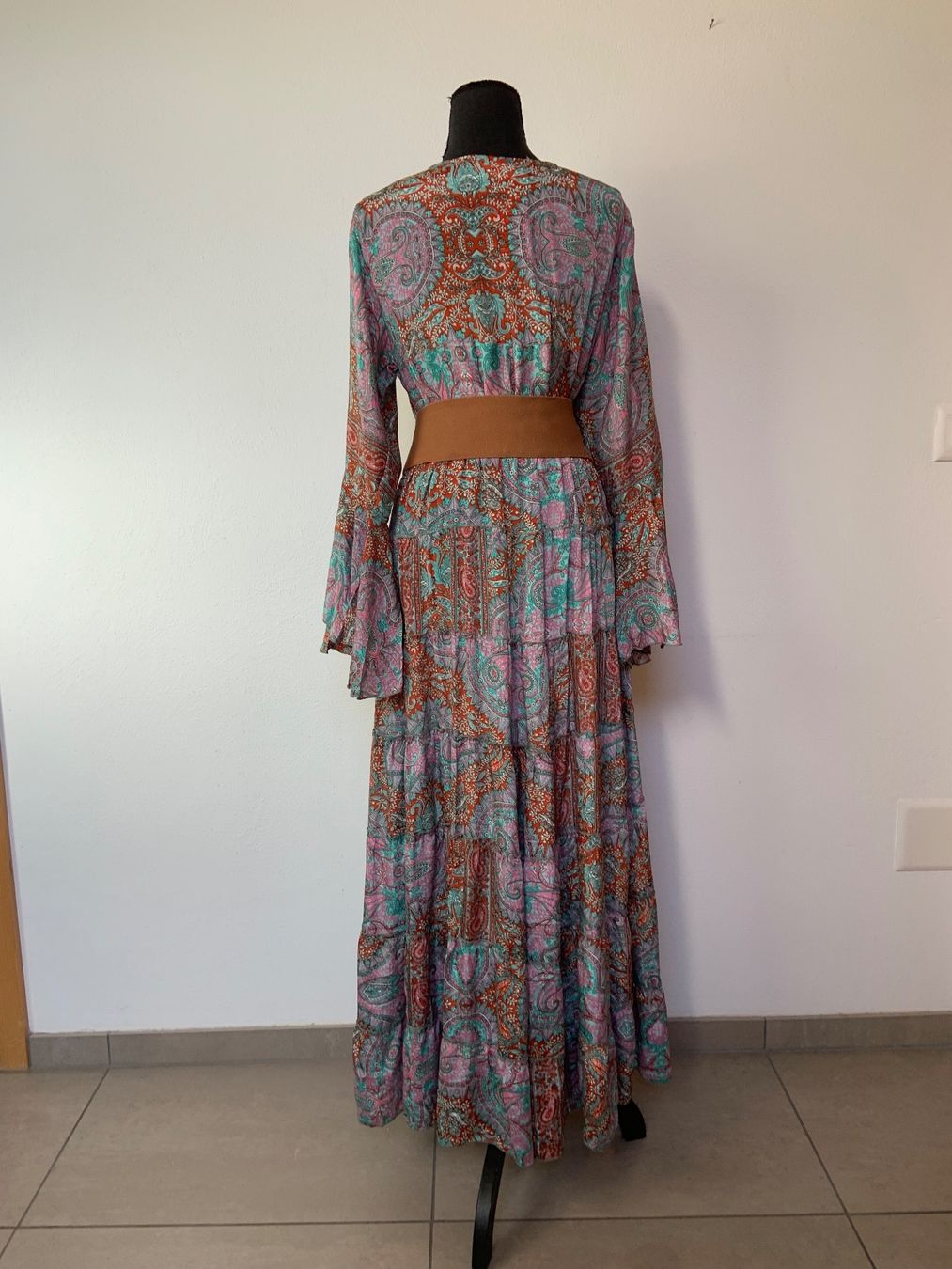 Vestiti: Boho Maxistufenkleid aus Seide – Nuovo (secondo la descrizione) da Sigriswil venduto da ck56 1