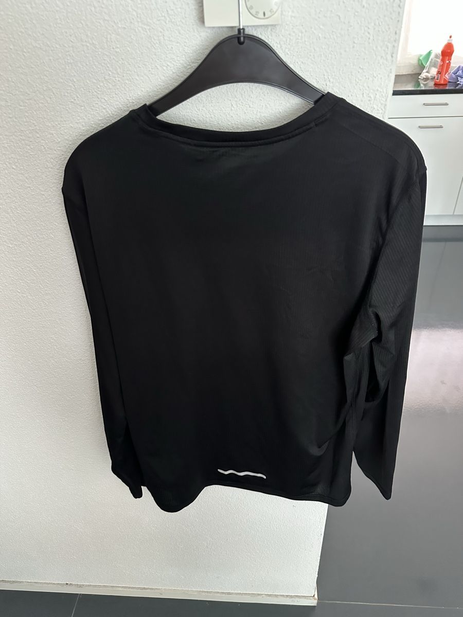 H&M T-Shirts: H&M Running Funktionsshirt Langarm – Neu (gemäss Beschreibung) aus Schlieren von James1010 5