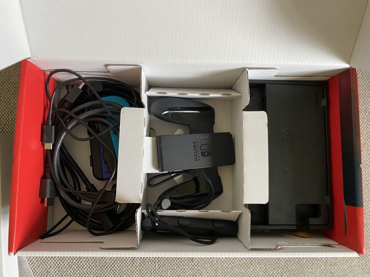 Nintendo Console: Nintendo Switch Konsole mit Zubehör und OVP – Usato da Salgesch venduto da jun_zkz5 3