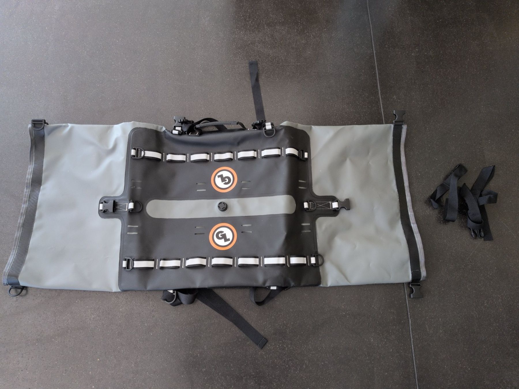 Borse: Giant Loop Rolltasche Wasserdicht Grau/Schwarz – Nuovo (secondo la descrizione) da Obbürgen venduto da marg1ch