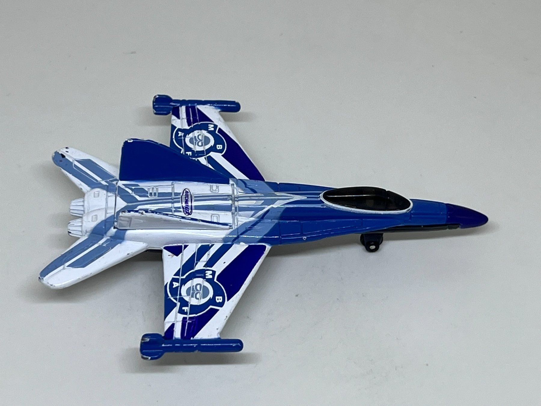 Matchbox Modellini d'auto: Matchbox Attack Jet – Usato da Wildegg venduto da LaaBoutique 1