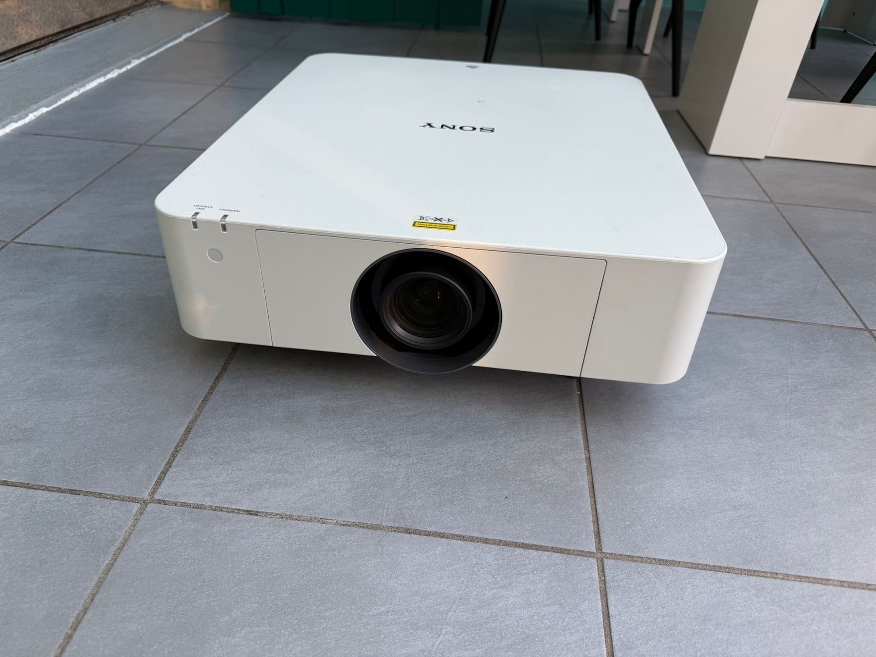 Sony Proiettori: Vidéoprojecteur Sony – Usato da Genève venduto da Anaguy