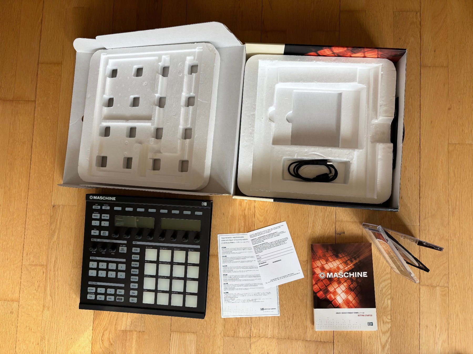Native Instruments Strumenti musicali: Native Instruments Maschine MK1 – Usato da Bern venduto da Buendensound 4