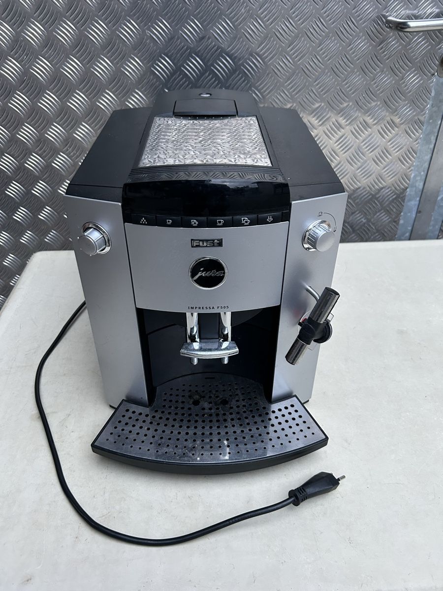 Jura Macchine per caffè & Macchine per espresso: Kaffeemaschine Jura – Usato da Bern venduto da wal_qv9w