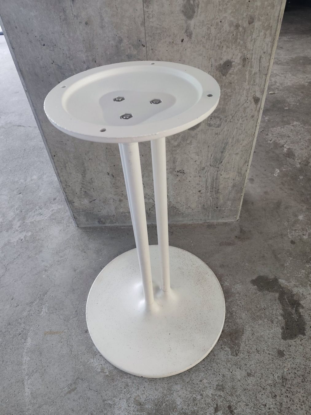 Tische: PIP-e Tisch von Driade by Philippe Starck – Gebraucht aus Bern von Buybest24 3