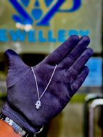 Wunderschöne Halskette mit Hamsa-Hand-Anhänger & Zirkonia